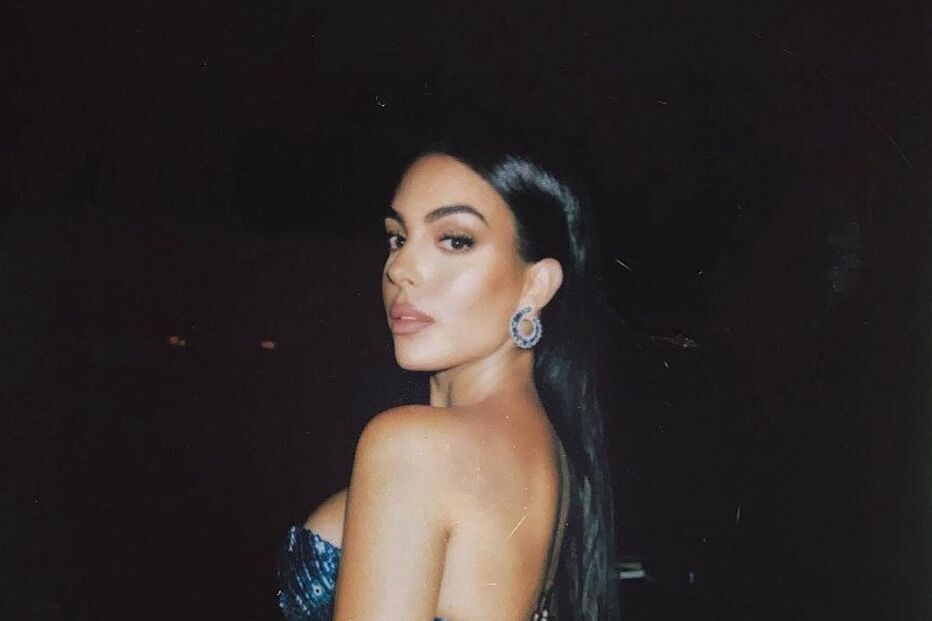 Espanhola tinha o cabelo bem comprido antes de o cortar