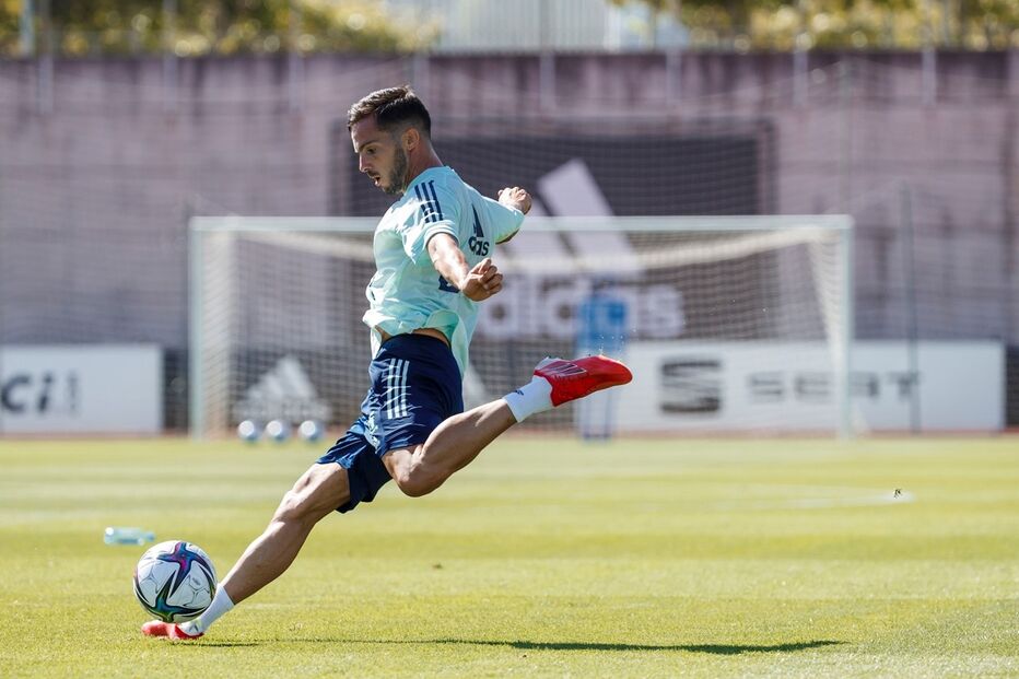 Sarabia , que tem estado ao serviço da seleção espanhola, pode estrear-se pelo Sporting no clássico com o FC Porto