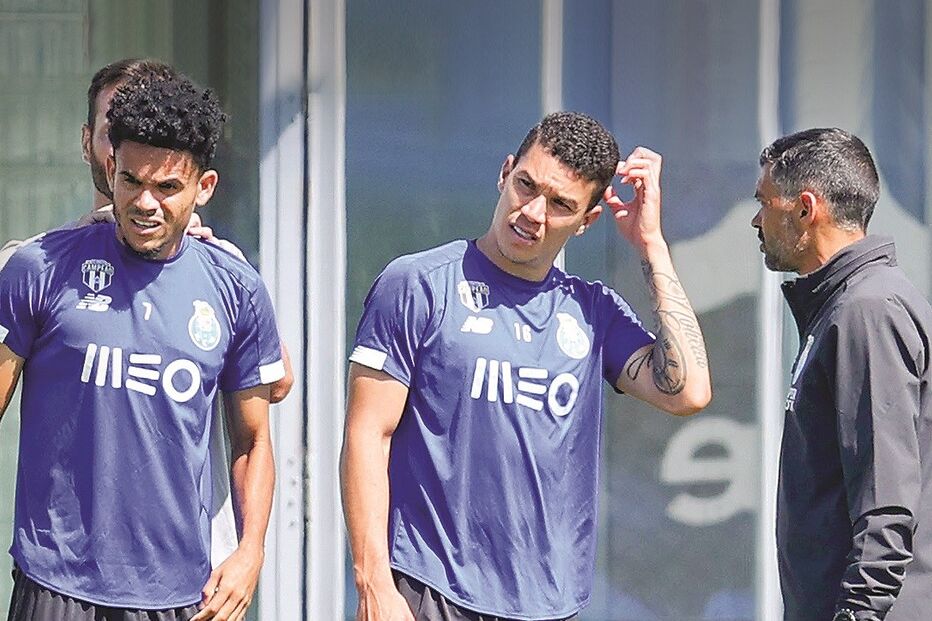 Luis Díaz e Uribe são preocupação para Sérgio Conceição: jogam pela Colômbia 40 horas antes do clássico