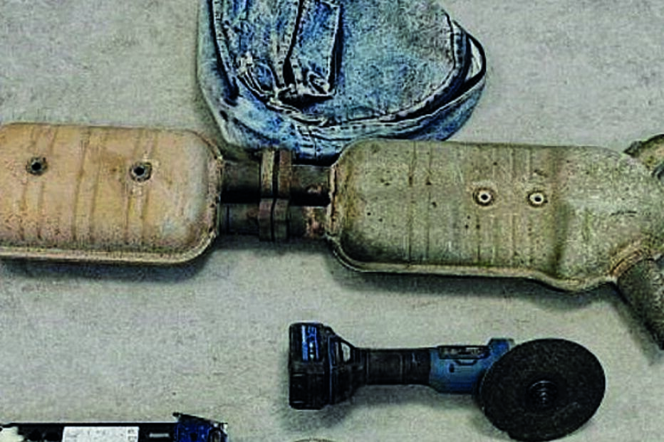 Ladrão foi apanhado a assaltar carros, catalisadores