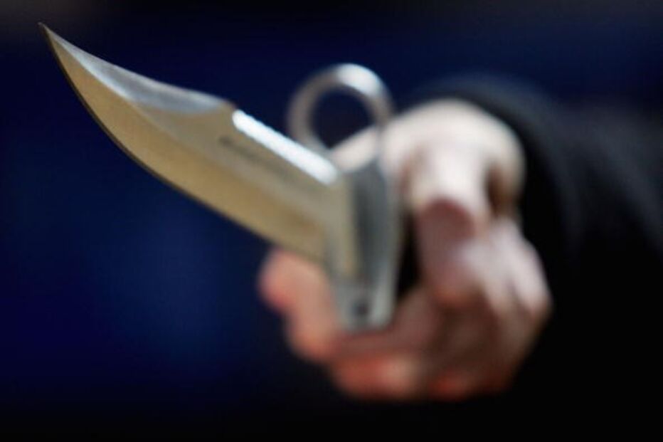 facada, ataque à faca, esfaquear