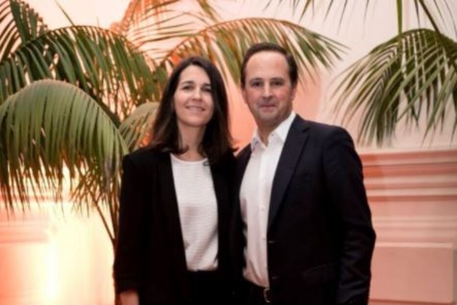 Fernando Medina com a mulher, a advogada Stéphanie Sá Silva