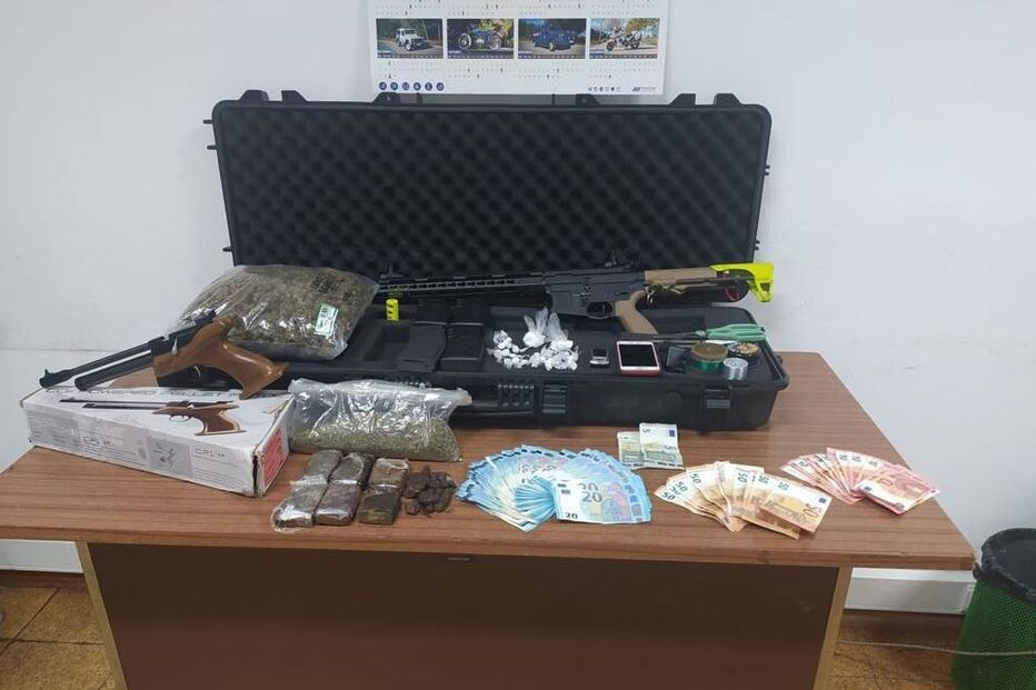 PSP de Leiria prende traficante com diversas armas
