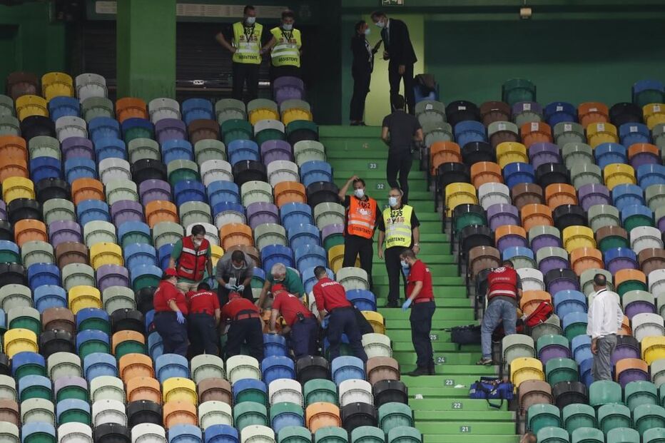 Adepto do Sporting cai do primeiro anel do Estádio de Alvalade e é assistido pelos bombeiros