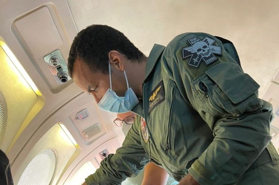 Força Aérea transporta bebé e criança de urgência