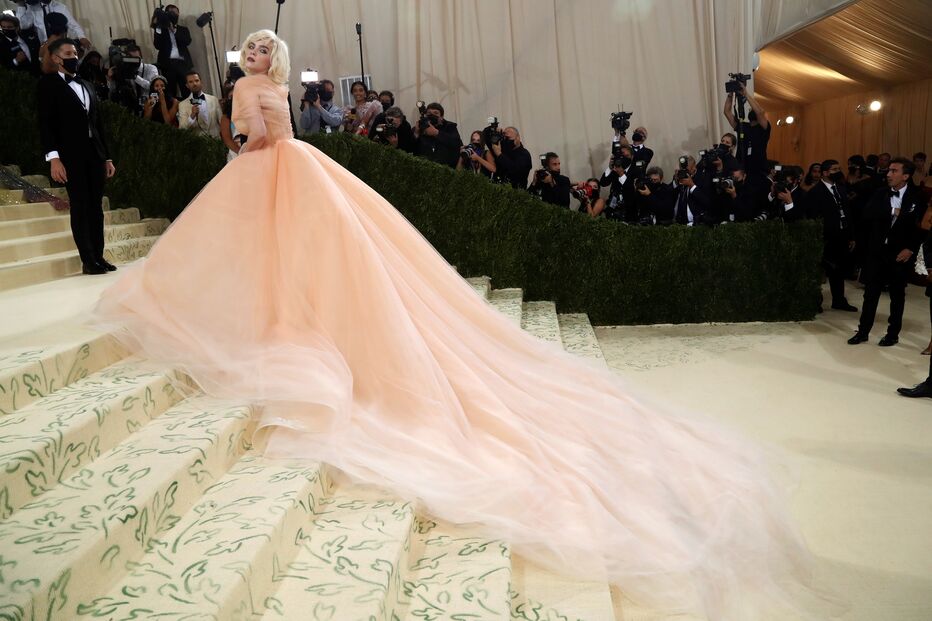 Billie Eilish em Oscar de la Renta