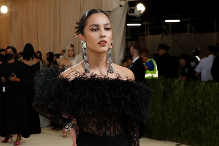 Olivia Rodrigo em Saint Laurent
