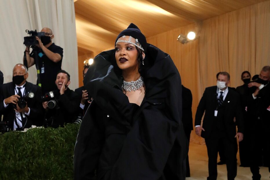 Rihanna em Balenciaga Couture