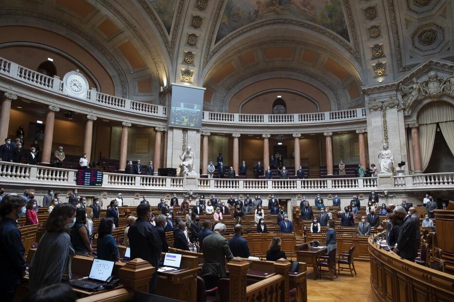 Jorge Sampaio recordado em homenagem no parlamento