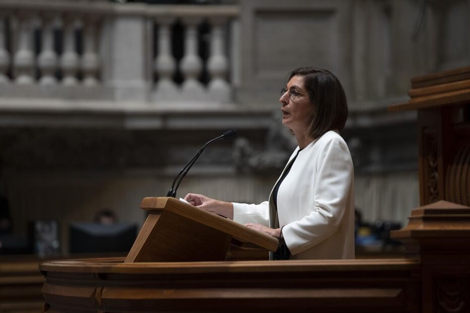 Jorge Sampaio recordado em homenagem no parlamento