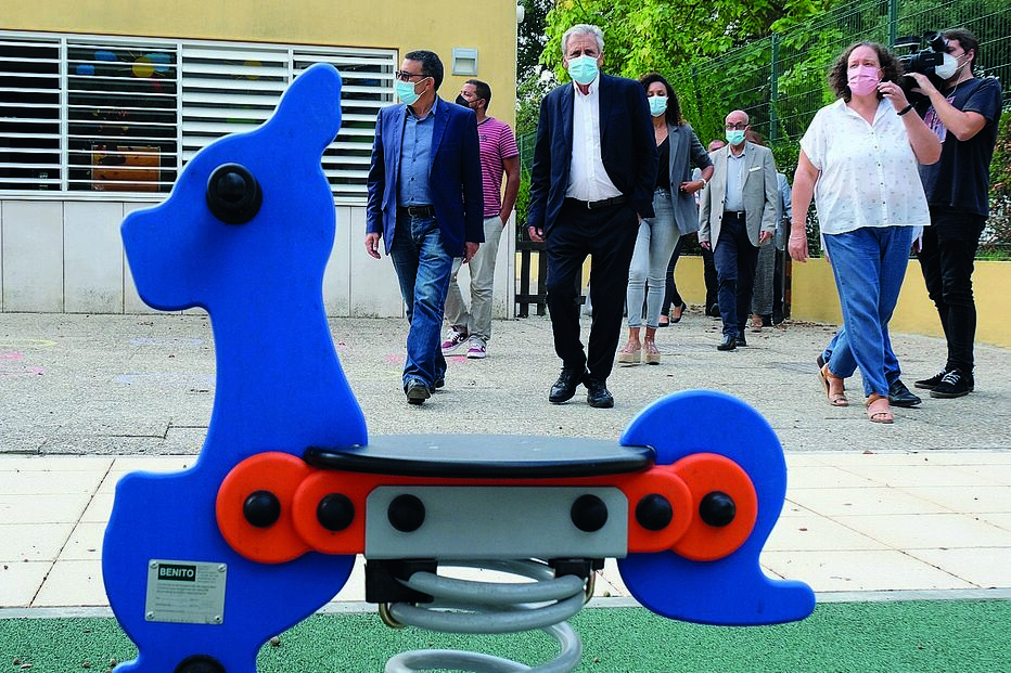 Líder do PCP visitou a Escola Básica Zeca Afonso, na freguesia de Pinhal Novo 