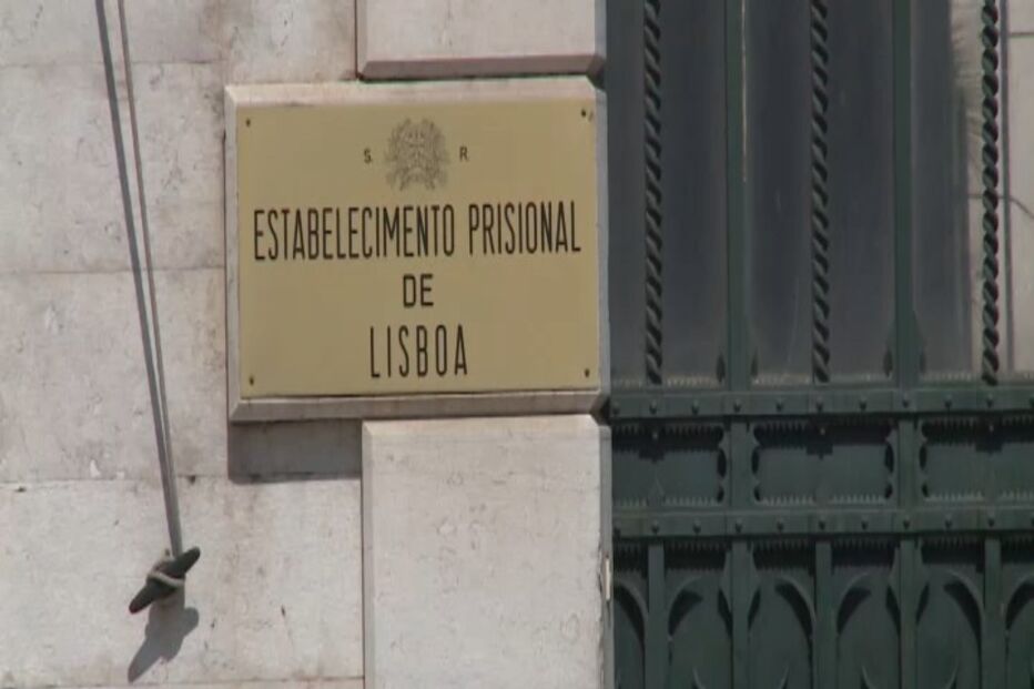 Nova droga suspeita de ter matado três reclusos chega à prisão por cartas