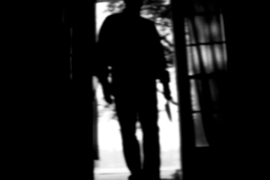 Violador apaixona-se por cartaz de agente imobiliária e ataca-a em Sobral de Monte Agraço