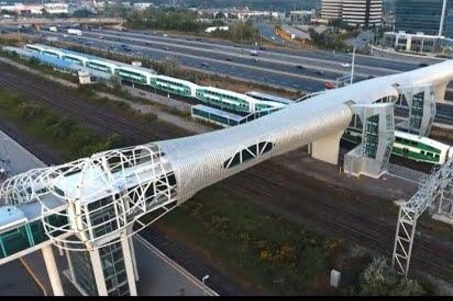 Maior ponte pedonal fechada fica em Ontário