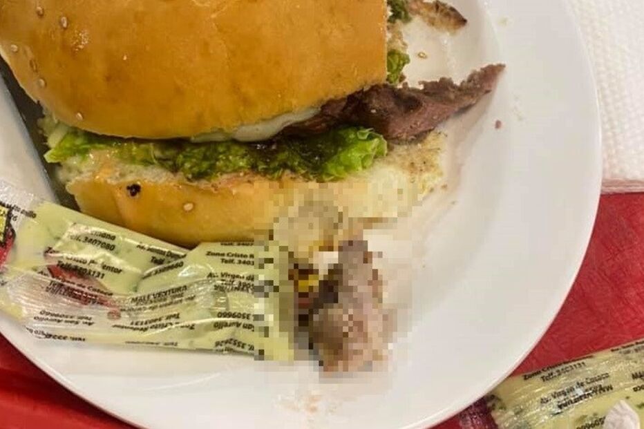 Mulher encontra dedo humano em hambúrguer que estava a comer no restaurante
