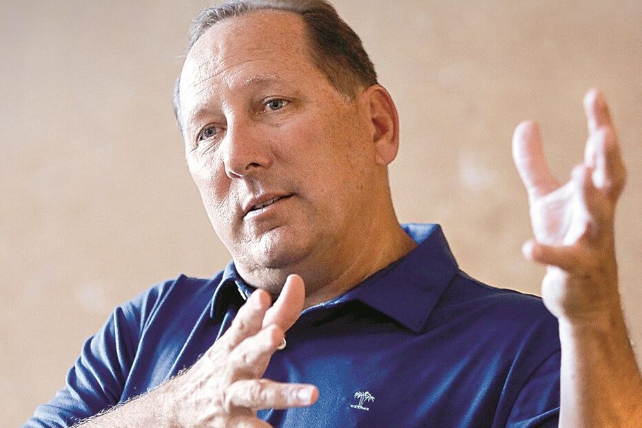 John Textor, investidor norte-americano