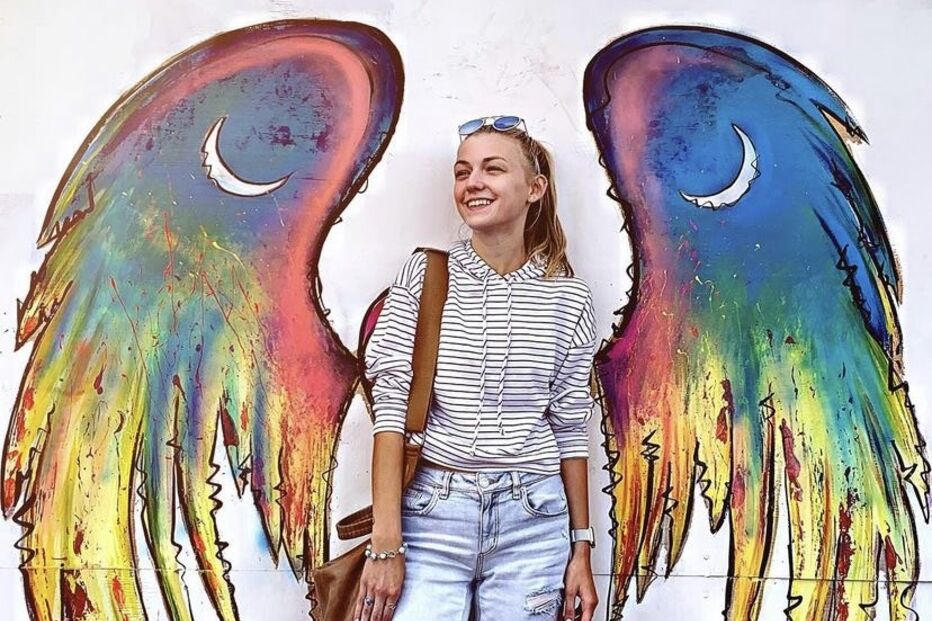 Pai de jovem que desapareceu nos EUA divulga imagem da filha