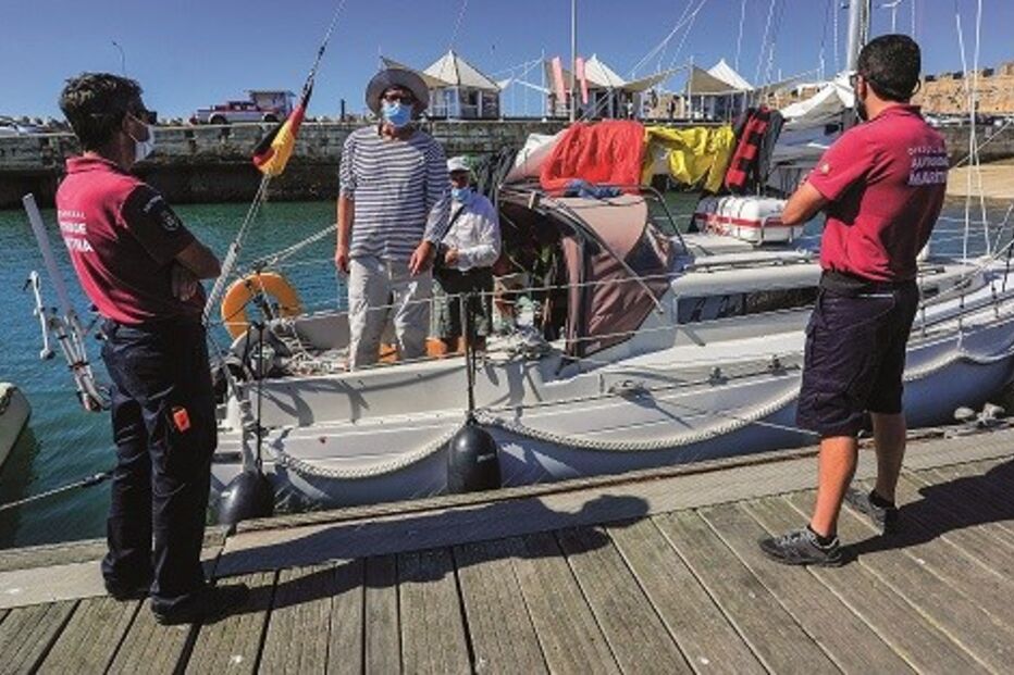 Tripulantes, “Barbarella”, porto de Peniche