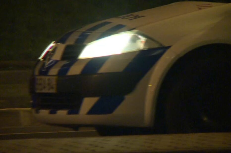 Homem bate na mulher, nos quatro filhos e em quatro polícias em Queluz