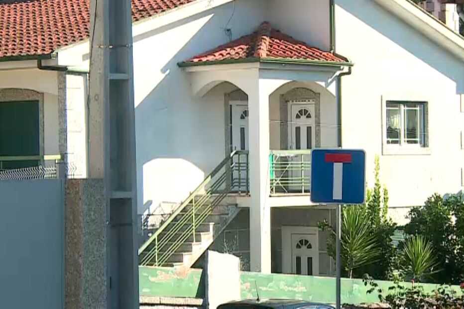 “Pode voltar a casa e viver em paz”: Moradores aguardam regresso viúva do duplo homicida de Braga