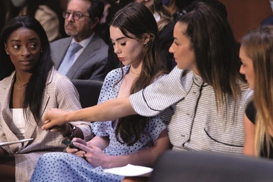 Além de Simone Biles também testemunharam na semana passada as campeãs olímpicas Aly Raisman e McKayla Maroney e a campeã mundial Maggie Nichols