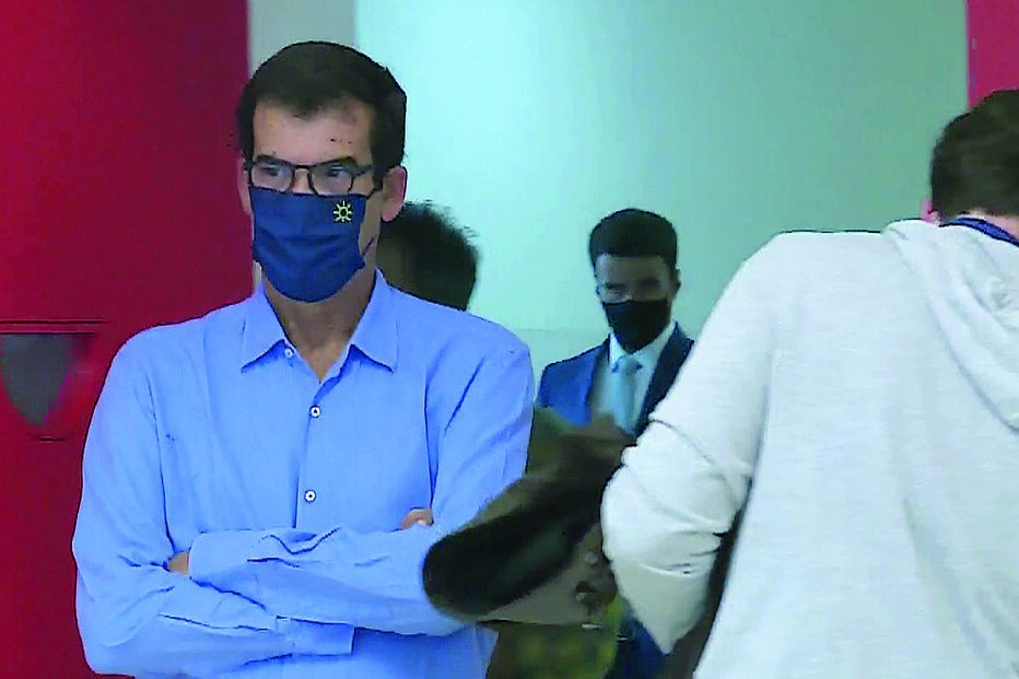 Rui Moreira votou ao início da manhã. Disse que não estar “em stress” e adiantou que iria tirar “uma soneca” 