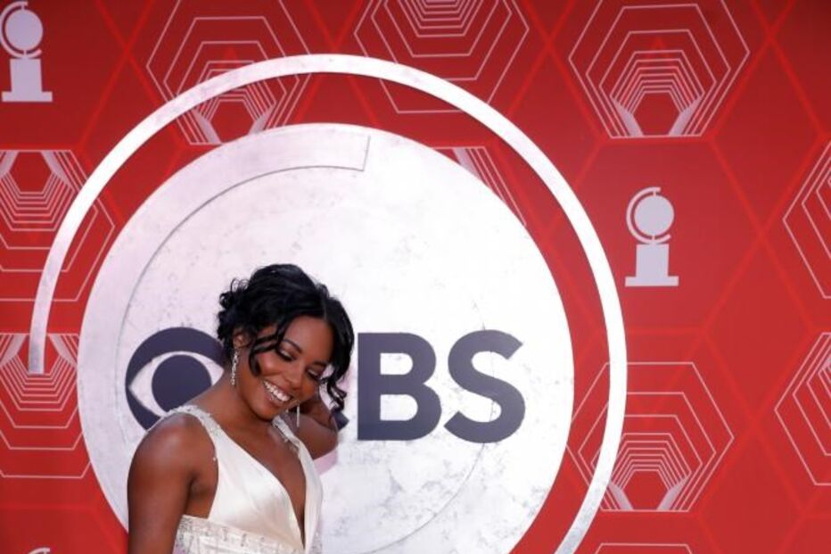 Adrienne Warren recebeu o prémio de melhor atriz de musical 