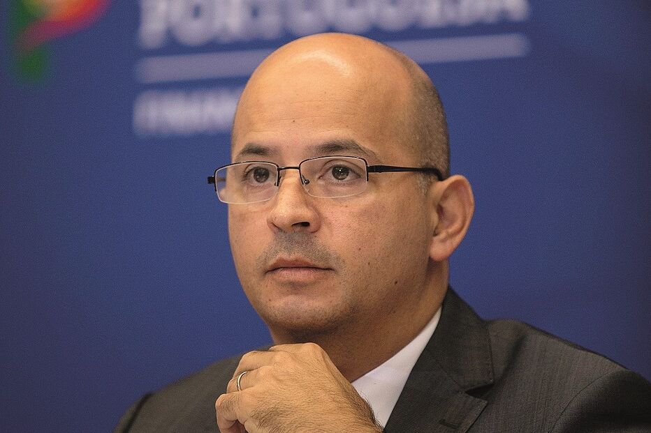 João Leão viu o défice derrapar durante o mês de agosto 