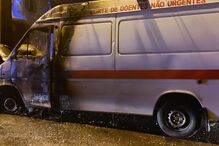 Carrinha de transporte de doentes incendeia-se em Sintra