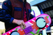 O skate que Michael J.Fox usou em ‘Regresso ao Futuro’ vai estar à venda