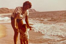 Tânia Ribas de Oliveira com a avó