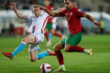 2021-10-12_21_24_35 2021-10-12T201405Z_417330136_UP1EHAC1K7E9U_RTRMADP_3_SOCCER-WORLDCUP-POR-LUX-REPORT.JPG