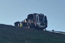 Três feridos em despiste de camião na A28 em Vila do Conde 