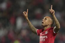 Everton festeja golo