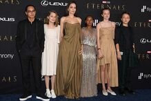 Filhos de Angelina Jolie marcaram presença na estreia de ‘Eternals’ juntamente com a mãe.