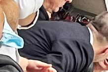 John Textor assiste ao jogo entre o Benfica e o Bayern no Estádio da Luz