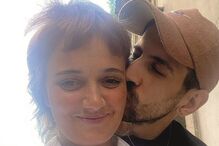 Carolina Deslandes  partilhou uma fotografia  apaixonada com Jêpê