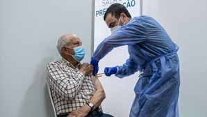 Madeira começou a dar o reforço da vacina contra a Covid-19 a membros das mesas de voto