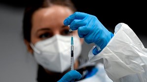 Maiores de 40 anos já podem receber dose de reforço da vacina em modalidade Casa Aberta