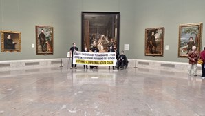 Manifestantes ameaçaram suicidar-se no Museu do Prado se não fossem ouvidos por Pedro Sánchez
