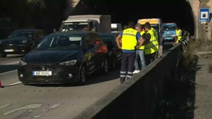 Acidente com sete carros no Túnel do Grilo em Lisboa