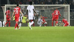 V. Guimarães insistiu, Benfica relaxou e partida da Taça da Liga termina empatada a três bolas