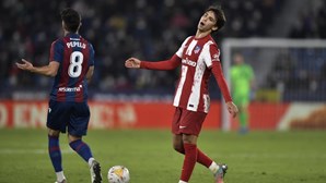 Atlético Madrid com João Félix 'tropeça' e Real Sociedad assume liderança da liga espanhola