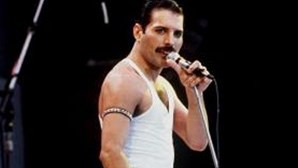 Leilão de Freddie Mercury rende 58 milhões de euros