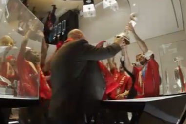 Seleção nacional de futsal festeja vitória histórica na Cidade do Futebol