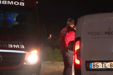 Motorista de carrinha morre afogado após viatura cair ao rio em Fafe