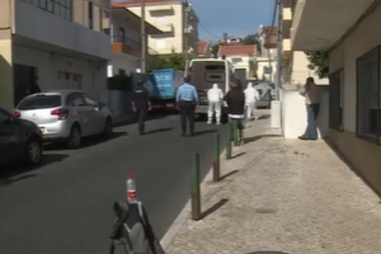 Homem encontrado morto há sete dias numa casa cheia de lixo em Odivelas