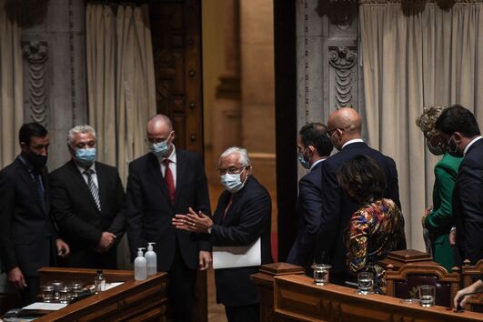 O momento em que o Parlamento chumbou o Orçamento do Estado 2022