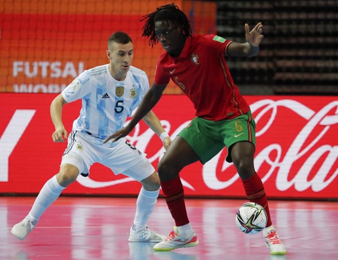 Portugal vence a Argentina e é campeão do mundo de futsal pela primeira vez  - Atualidade - Correio da Manhã