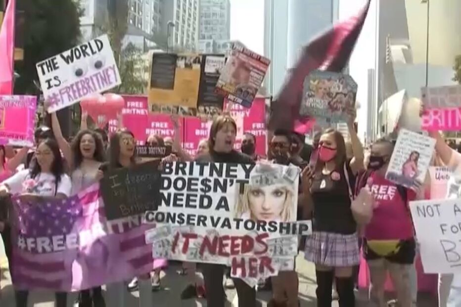 13 anos escrava: Britney Spears livre da tutoria do pai